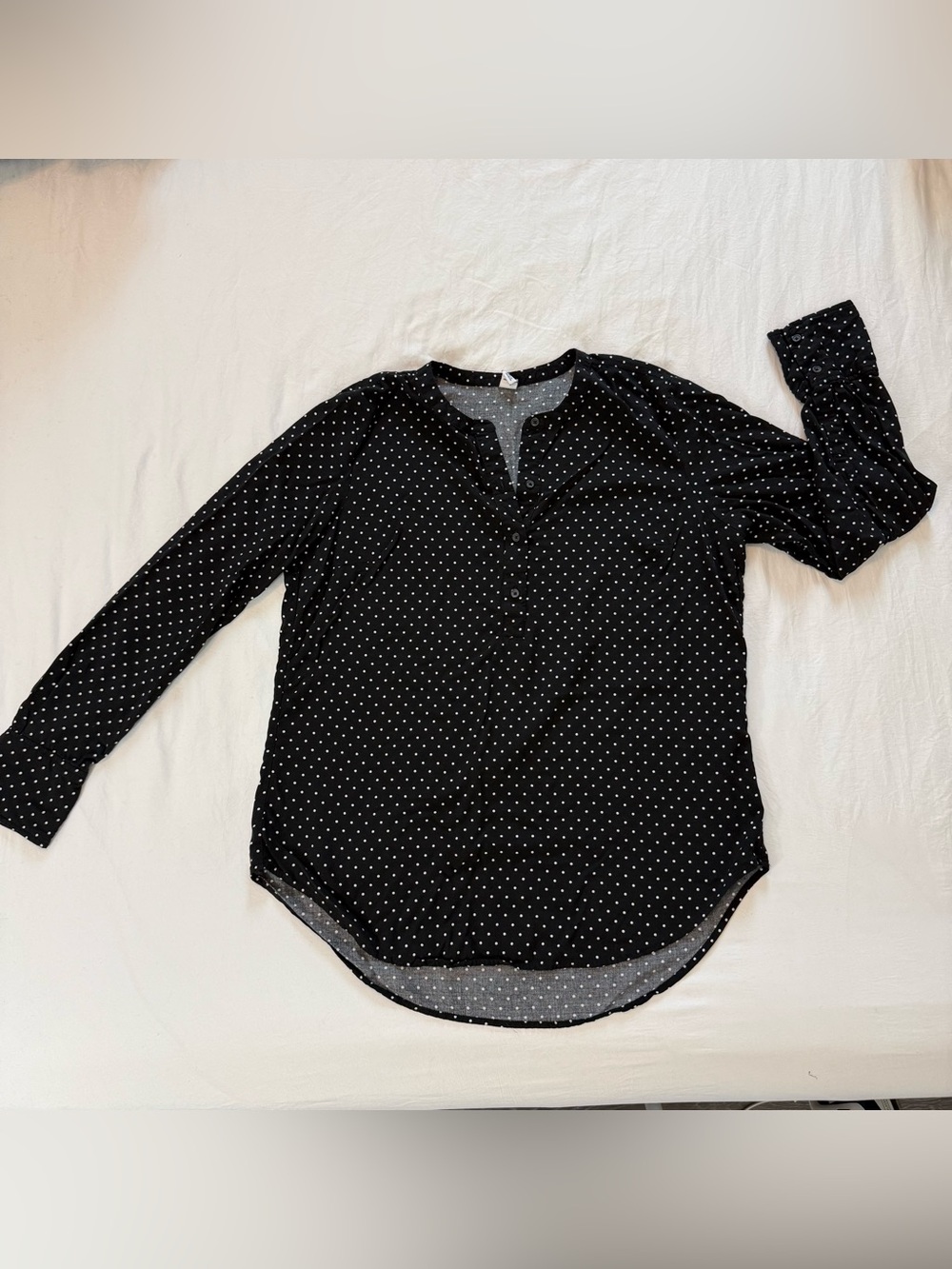 Old Navy Polka Dot Henley Top - Black/White Size L Tall